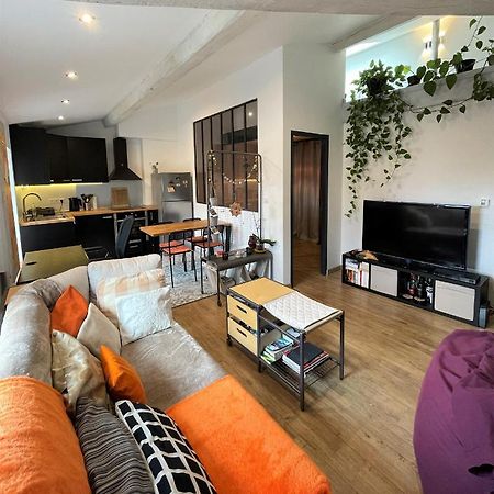 T2 De 40 M2 - Facile D'Acces, Lumineux Et Au Calme Lägenhet Saint-Genet-Lerpt Exteriör bild